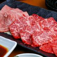 赤身や霜降り盛り合わせ。
