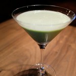 ラム、カカオリキュール、牛乳、シュガーシロップ、抹茶
抹茶を使ったデザートカクテル！食後にオススメです！