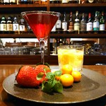 季節のフルーツを使ったビタミンたっぷりのカクテル！