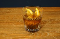 ウイスキー、檜ビターズ、黒糖、黒蜜、オレンジ