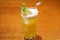 パイナップルジュース、レモン、炭酸♪