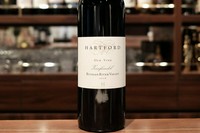 ホワイト・ハウス御用達ワイナリーとして名高いハート・フォードワイナリー。
シルキーな質感を湛えたエレガントで濃厚な味わい。