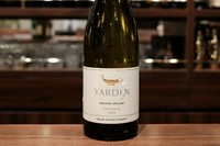 JALファーストクラスラウンジでも採用されたイスラエルのシャルドネ。
オーク由来のヴァニラやバターの風味香る、極めて芳醇なフルボディの辛口。