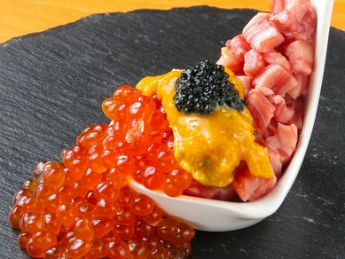 おしゃれな空間とおしゃれで食欲そそる料理