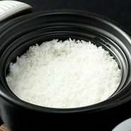 おすすめ
八代目儀兵衛のお米を使用した釜炊きご飯。
※30分程お時間がかかりますので早めにご注文ください。