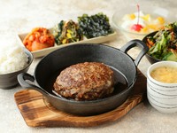 和牛100%の贅沢なハンバーグです。
人気No.1のランチメニュー！！
