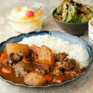 牛出汁溢れるカレーが完成！！