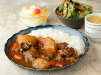 牛出汁溢れるカレーが完成！！