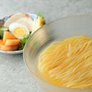 不動の人気商品「自家製 特製盛岡冷麺」もランチメニュー化！！この機会に是非、ご堪能ください。