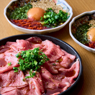 The ultimate course meal (12 dishes total) – the perfect way to experience all that Yakiniku Muraki has to offer! Our most popular choice! ★ [¥8,000]