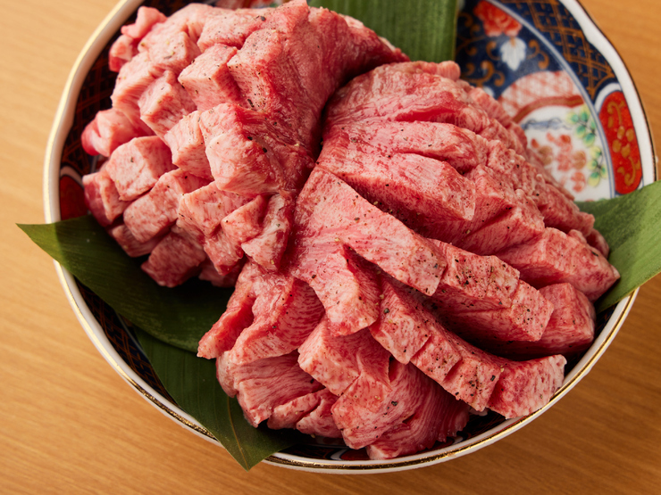 包括和牛在內共12道菜。 「大理石舌頭」品嚐套餐！