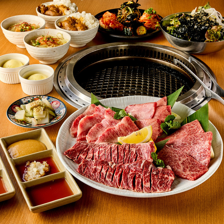 Large-cut Skirt Steak Course (11 dishes total): Premium Wagyu beef at this price! A luxurious yakiniku experience where you can enjoy large-cut skirt steak and salted beef tongue. [¥6,000]