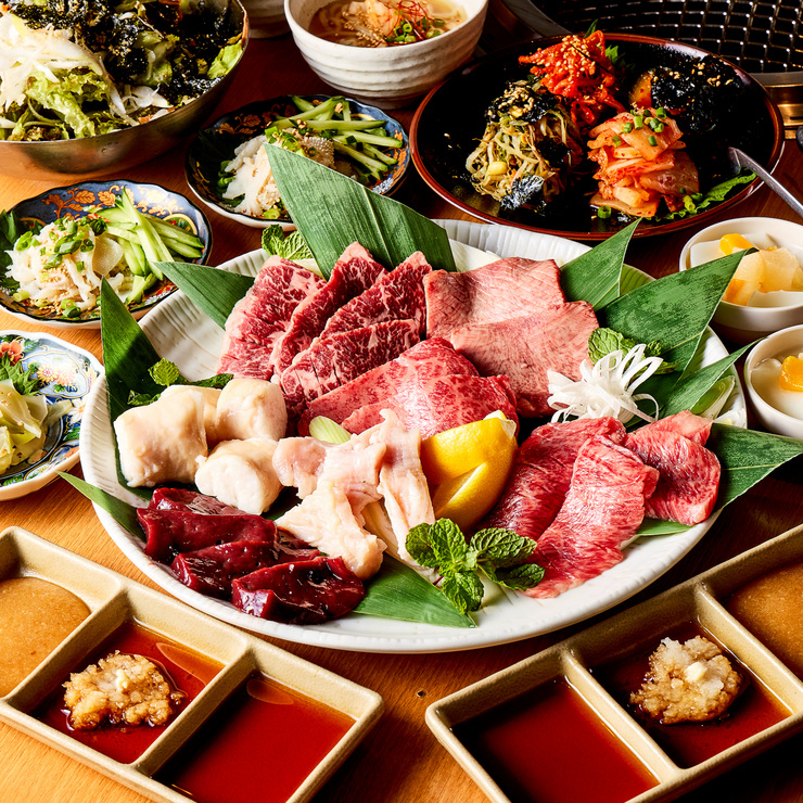 Year-End Party Course (14 dishes total) ★ Includes carefully selected Wagyu beef loin, premium beef tongue, Wagyu beef short ribs, and offal platter [8000 yen]