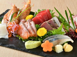 【村木屋はなれ】本格料理×おしゃれな空間が人気のネオ居酒屋