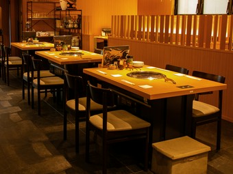 煙の心配なし！無煙のロースターで、清潔感ある空間