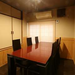 隠れ家風の落ち着いた空間