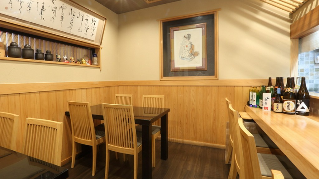 お一人様OK。楽しい会話とおいしい料理を楽しむ
