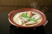 毎日継ぎ足す深いコク。芳醇な香り広がる『粕おでん』