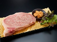 ドドーンと180g！
肉質はキメ細やかで脂の入り方も上品
とろけるような食感！