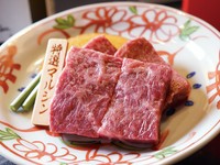 赤身なのに柔らかで脂身のしつこさがなく上品な味わいが人気です。
