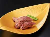 別名：はつ、ハート
心臓の部分
食べやすい人気部位。脂は少なく柔らかくコリコリした食感