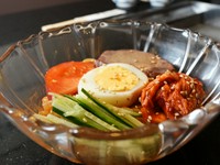 太麺が自慢！味に深みがある一品。