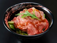 みんあ大好きしゃぶサラダ。一牛特製ドレッシングでどうぞ！