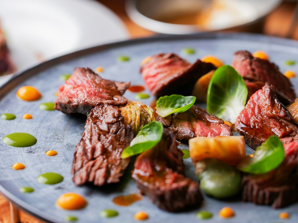 九州全土の上質食材を揃え、フレンチ×薪焼きで圧巻の美味を披露