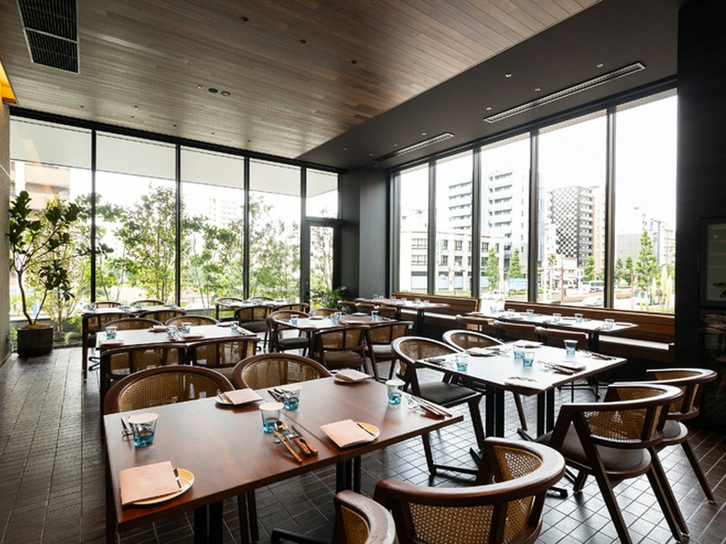 リバーサイドの開放感と森の中にいるような心地良さに憩える！