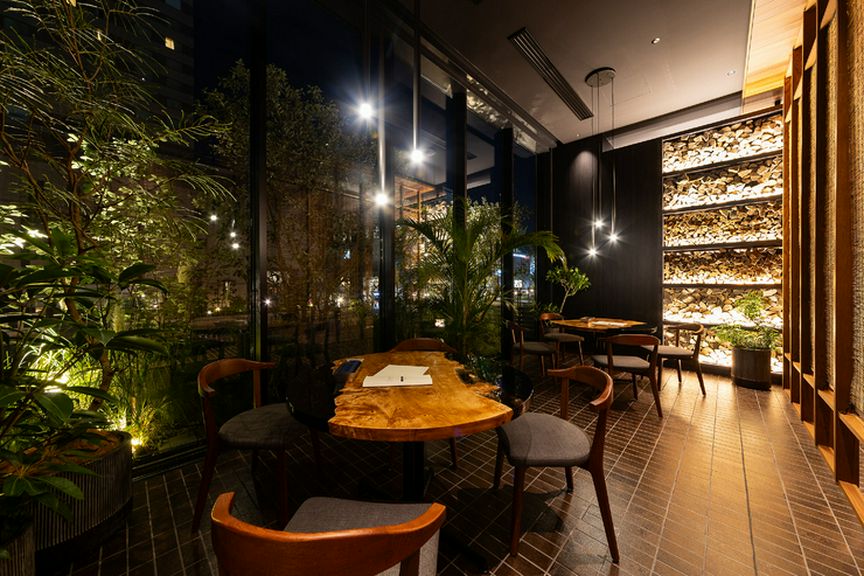 九州産の自然素材に包まれた優しく落ち着いた空間でくつろげる