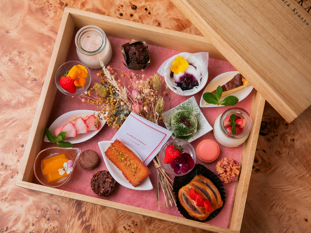 トップパティシエが丁寧に手づくりする自家製スイーツも美味！