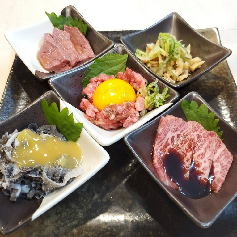 肉刺し盛合わせ