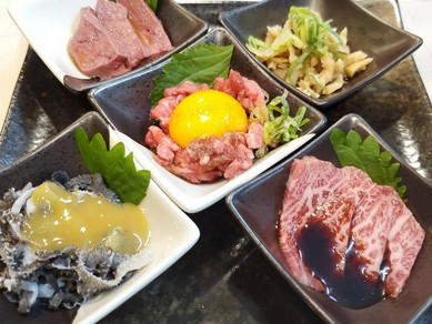 肉刺し盛合わせ