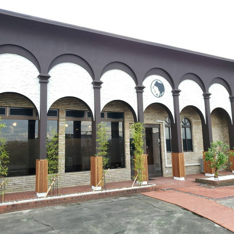 淡路島の焼肉店【炭火焼肉すな田】の外観