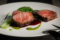 香ばしい香りに期待が高まる『神戸牛のステーキ』