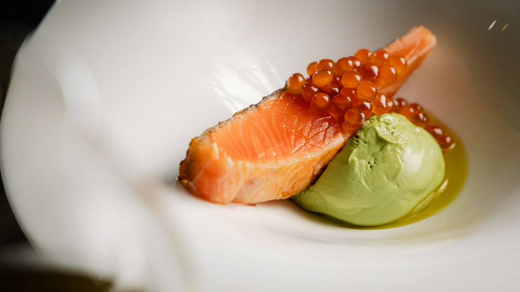 サーモンとアボカドのムース
