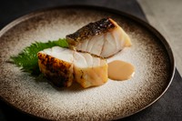 西京味噌とアーモンドで漬け込んだ、当店オリジナルの西京焼きです。