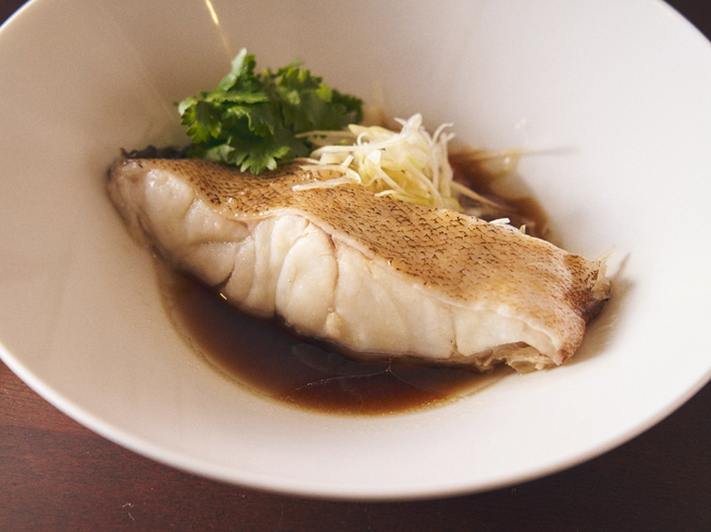 『鮮魚の蒸し物（オオモンハタ）』