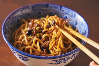 『成都式汁なし担担麺』