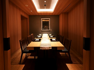 格式の高さと洗練された和食の魅力が一つになる個室を完備