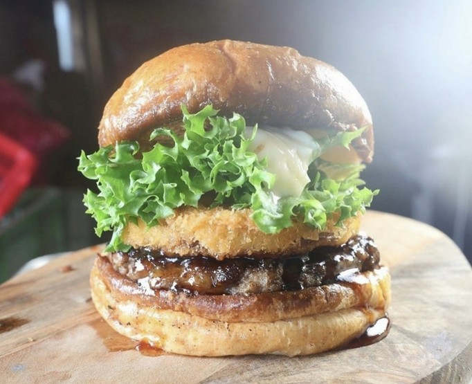 SHIMAUMA BURGER 淡路島本店 淡路島/カフェ お店の特徴 | ヒトサラ