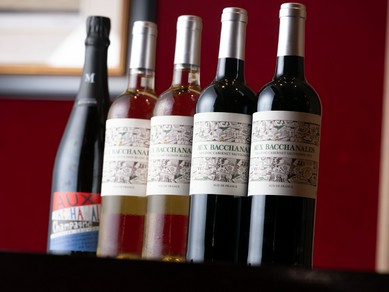 こだわりが詰まったオリジナルワインで、至福のひととき