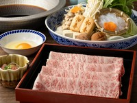 こだわり抜いた見た目にも美しい和牛を、思う存分楽しめる一品。甘い醤油がベースの店オリジナル割り下で、お肉の旨みが引き出されます。濃厚な「糸島つまんでご卵」に絡めて味わうのもオススメです。