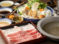 黒毛和牛と共に、大分県産の上質な豚肉をリーズナブルな価格で楽しめるしゃぶしゃぶです。定番のぽん酢やごまだれに加えて、少し濃いめの「和だし」も人気。さっぱりとした味付けが癖になること間違いなしです。