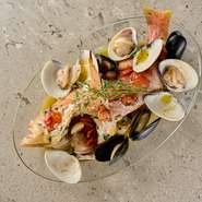 取引先との連携を大切にし、やり取りの中で最適な食材を探求する姿勢は料理のクオリティを高めるための重要な要素となっています。さらに、食材に対する深い理解があれば、料理の表現もより豊かになると考えます。