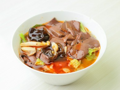 中国の人気食材を使った『鴨血麻辣湯』