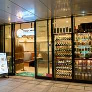 人気＆オススメメニューに、飲み放題も付いたコースもあり。120名利用可能とキャパシティも大きく、企業単位の飲み会や友人との忘新年会、同窓会などの団体での貸し切りにも対応してくれます。