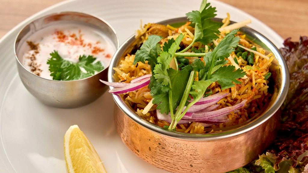 風味豊かなインドの宮廷料理『チキンビリヤニ』