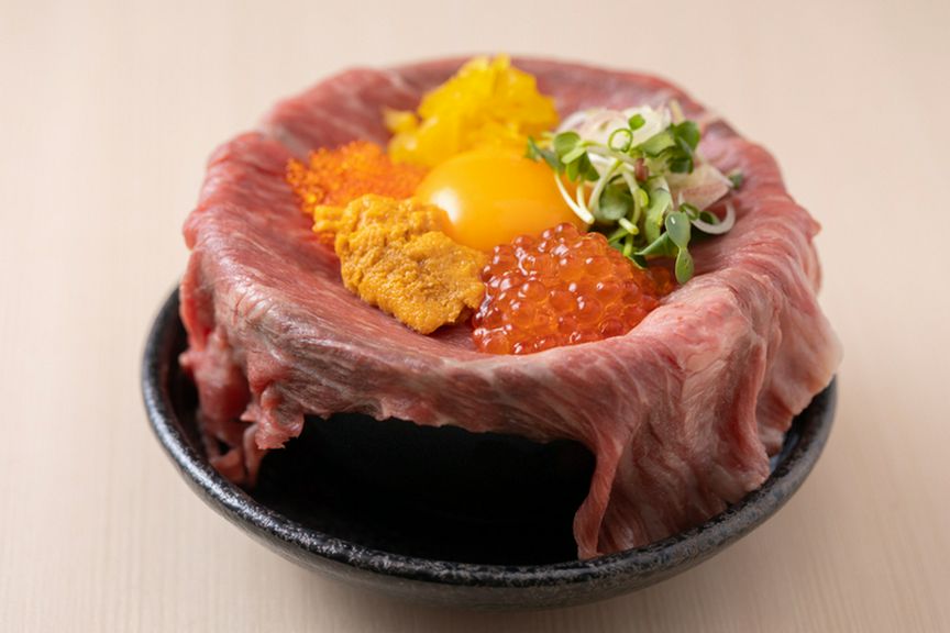 牛あぶり・雲丹・いくら贅沢玉子かけご飯
