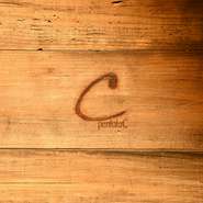 贅沢な食体験を求める方から、気軽な一人呑みまで、幅広いニーズに応えてくれるレストラン。温かみのある装飾と静かな雰囲気が、大切な人との特別な時間を過ごしたいときに最適。